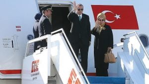 الرئيس أردوغان يغادر قطر بعد زيارة عمل