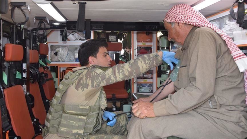 بعيادات متنقلة.. الجيش التركي يداوي السوريين في رأس العين ...
