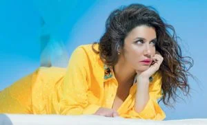 “شاهد” غادة عادل مطلوبة على “جوجل” بعد بلوغها الـ45.. إطلالات ساخنة أشعلت مواقع التواصل