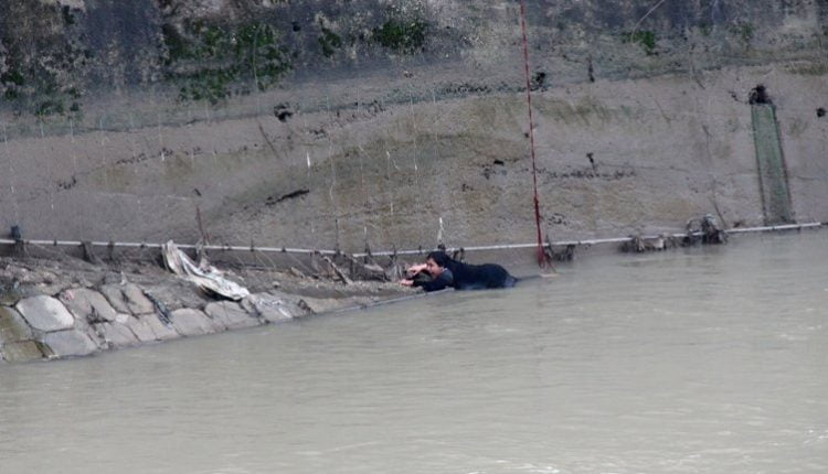 إنقاذ السيدة التي حاولت الانتحار