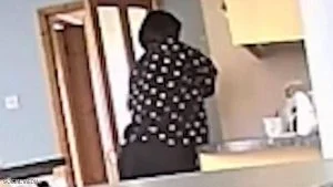 صديقة العمر في “وضع مشين”.. والكاميرا تكشف الجريمة المخزية