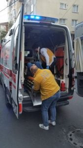 بالصور: سقوط الطابق الأخير في بناء بمنطقة شيشلي 1