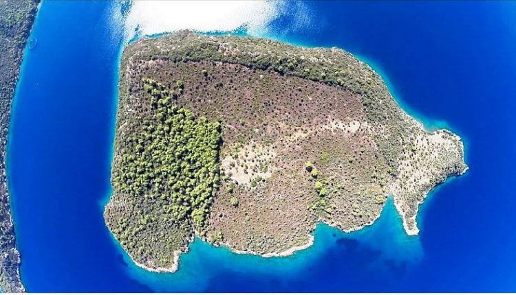 جزيرة كاراجا في مرمريس جنوبي تركيا