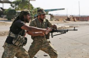 اشتباكات عنيفة بين المعارضة وقوات الأسد بريف إدلب (شاهد)