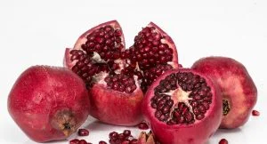 تعرف على فوائد الرمان للنساء