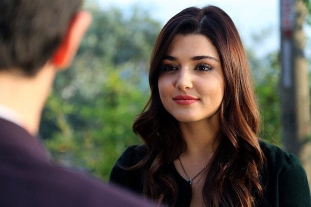 النجمة التركية هاندة إرتشل تحصل على لقب «خالة» لأول مرة (صور) 50