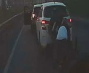 الاعتداء على طبيبة تركية في إسطنبول.. والسبب صادم! (فيديو)