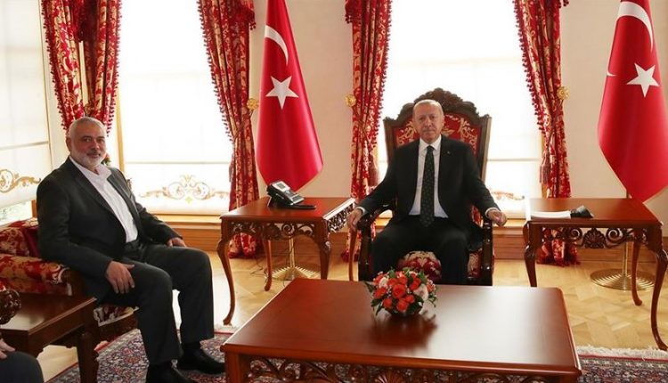جانب من اللقاء بين الرئيس أردوغان وإسماعيل هنية
