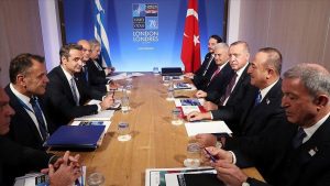 أردوغان يلتقي رئيس الوزراء اليوناني على هامش قمة الناتو