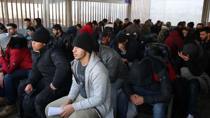 مهاجرون محتجزون في تركيا