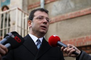 هجوم على رئيس بلدية اسطنبول أكرم إمام أوغلو