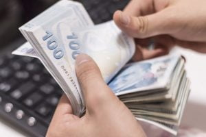 ورقة نقدية تركية فئة 100 ليرة