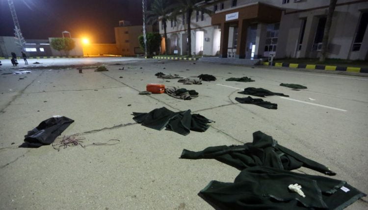 أشلاء وبقايا أمتعة الطلاب في المدرسة العسكرية بطرابلس