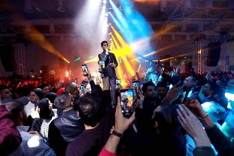 الفنان الفلسطيني محمد عساف يحلّق عاليًا بأجمل حفلات رأس السنة في اسطنبول 2 الفنان الفلسطيني محمد عساف يحلّق عاليًا بأجمل حفلات رأس السنة في اسطنبول 1