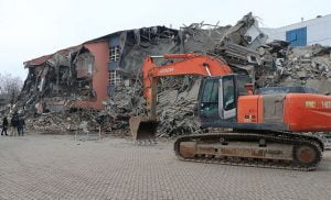 هدم 10 مدارس غير صالحة بعد زلزال ايلازيغ