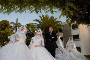 شاب مصري يتزوج من 4 فتيات في يوم واحد.. تفاصيل كاملة
