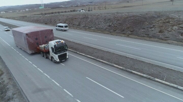 صور: منظر مثير للدهشة على الطريق السريع في ملاطيا.. ما هذا الشيء الضخم! 1