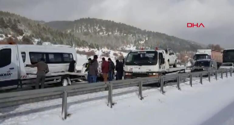 بالصور.. الثلوج الجميلة تتحول إلى أزمة كبيرة في هذه المناطق بتركيا! 3