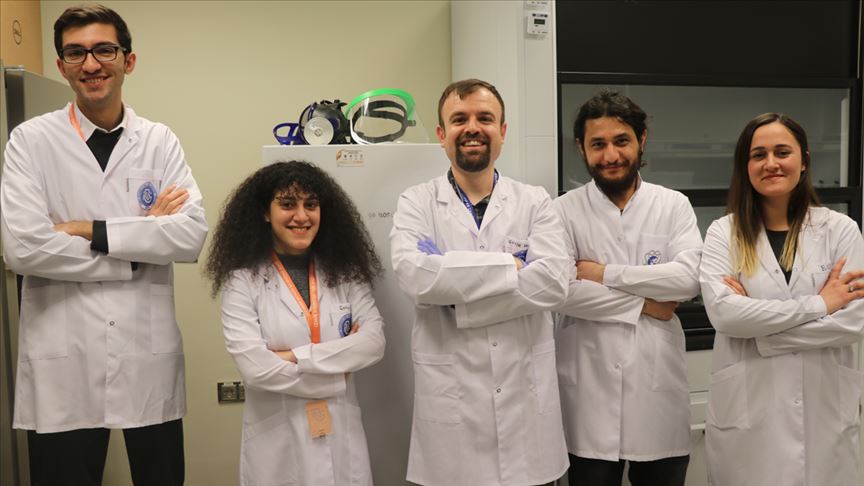 علماء أتراك يطورون جهازا للكشف عن فيروس أنفلونزا الخنازير 1