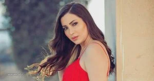نسرين طافش بظهور جريء والجمهور : لتكوني ناسية البنطلون !