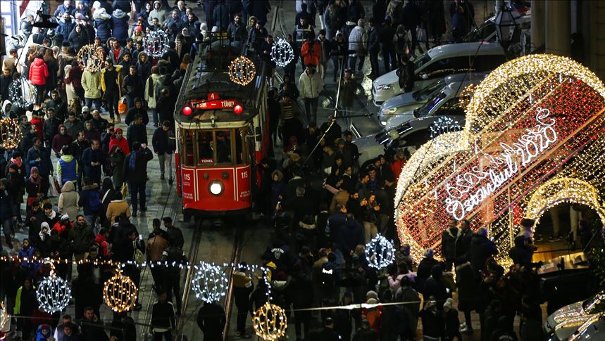 هكذا رحبت إسطنبول بالعام الجديد (صور) 35