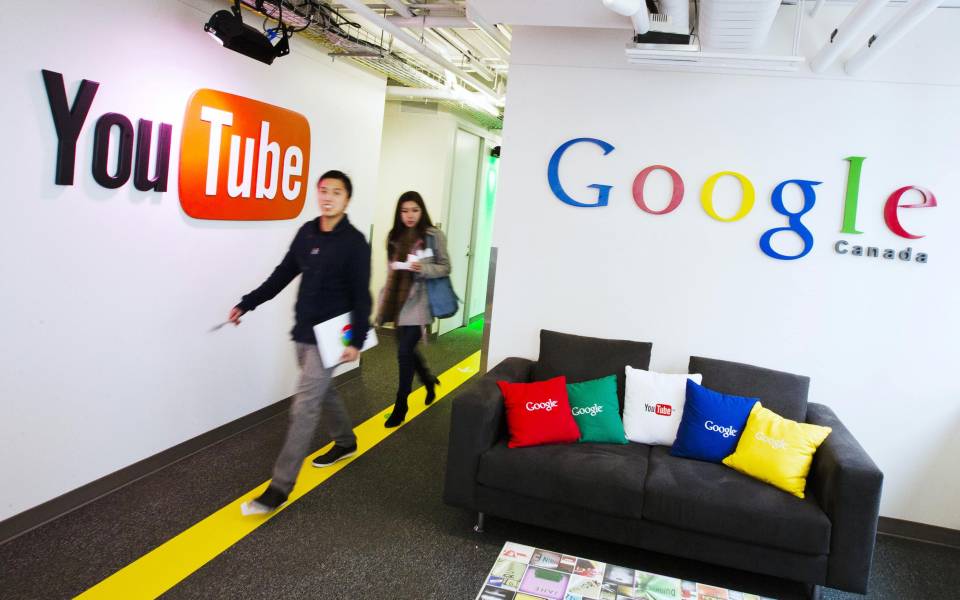 "غوغل" تحرج فنانة مصرية (شاهد) 9