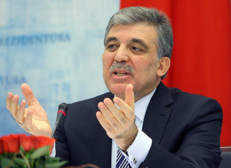 عبد الله غول يعزي ذوي ضحايا زلزال إلازيغ ويوجه رسالة للحكومة التركية 9