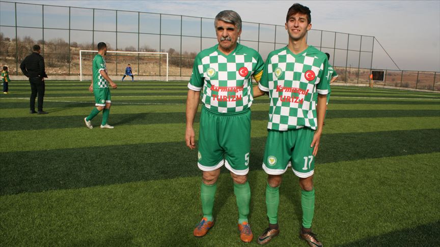 تركيا.. جد وحفيده في فريق واحد لكرة القدم 7