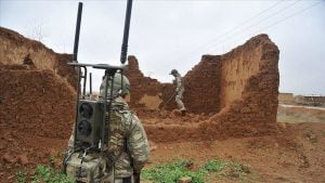 جهود الجيش التركي في نزل الألغام والعبوات الناسفة في شمالي سوريا