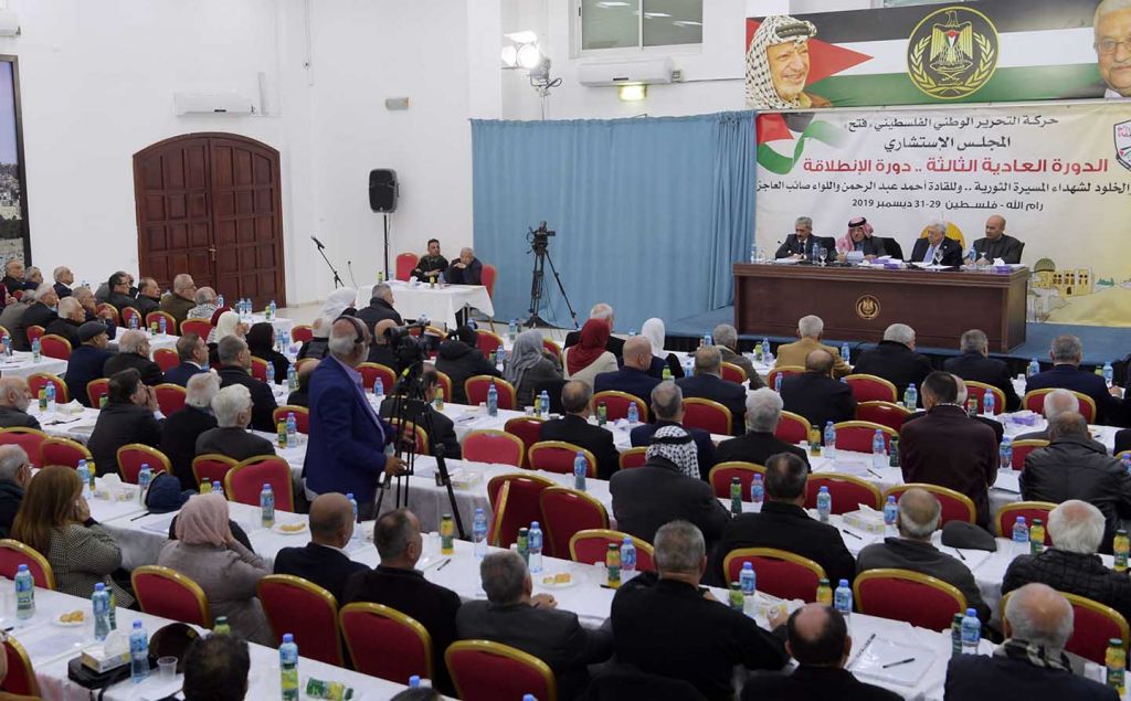 الرئيس محمود عباس، خلال اجتماع المجلس الاستشاري لحركة فتح في دورته العادية الثالثة (أرشيف).