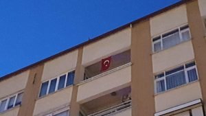 بالصور| محاولة انتحار فتاة في ساحة "نازلي" وتدخلات واسعة لإيقافها 1