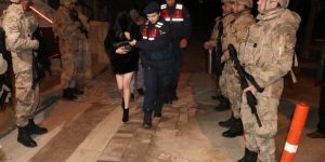 بالصور| تفكيك عصابة لـ"الدعارة" واعتقال 50 بائعة هوى أجنبية في تركيا 1