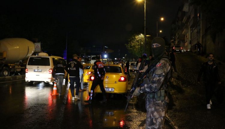 جانب من الحملة الأمنية في إسطنبول