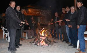 بالصور| هكذا قضى سكان "آكهيسار" ليلة الزلزال في "مانيسا" ! 7