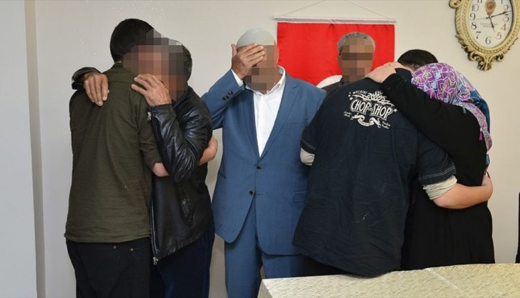 عناصر إرهابية تسلم نفسها للأمن التركي