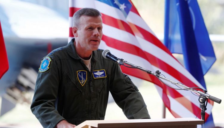 قائد القوات الأميركية في أوروبا تود والترز