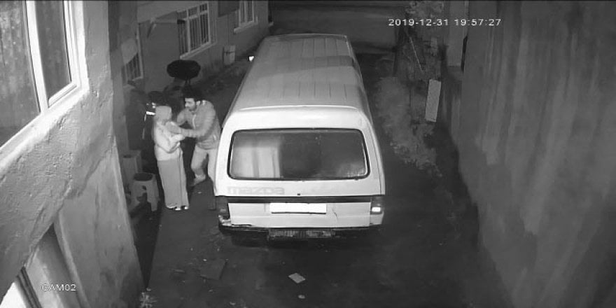 لحظة تحرش الشاب التركي بالفتاة