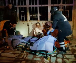 بالصور والفيديو| مثول شاب تركي أمام المحكمة لطعنه والدته 15 مرة في الشارع 4 بالصور والفيديو| مثول شاب تركي أمام المحكمة لطعنه والدته 15 مرة في الشارع 3