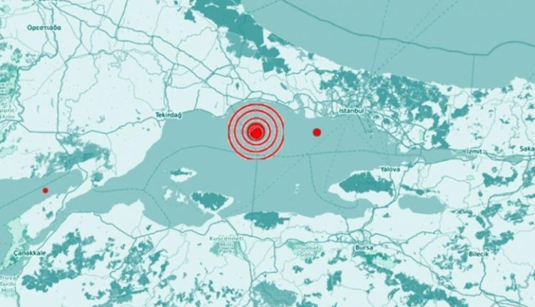 منطقة سابقة في مدينة إسطنبول ضربها الزلزال