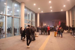 بالصور| زلزال بقوة 4.4 يضرب "مانيسا" والمواطنون يخرجون للشوارع 6 بالصور| زلزال بقوة 4.4 يضرب "مانيسا" والمواطنون يخرجون للشوارع 5