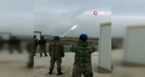 بالفيديو| “الدفاع التركية” تعرض مقطعًا مصورًا لجنودها لحظة استهداف “قوات الأسد”
