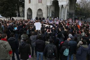 ارتفاع حدة التوتر بين الطلبة وأمن جامعة إسطنبول