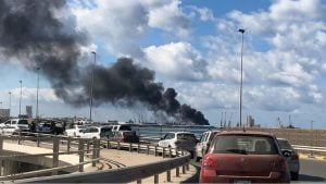 استهداف ميناء “طرابلس” بصواريخ حفتر للمرة الثانية