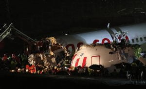 وفاة شخص بحادثة تحطم الطائرة في إسطنبول