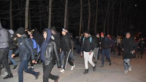 حشود ضخمة من اللاجئين تتدفق إلى أوروبا عبر تركيا (صور ،فيديو)