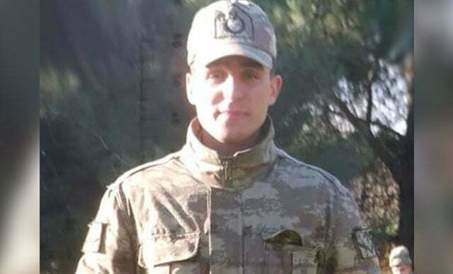 جماهير كهرمان مرعش التركية تودع شهيد إدلب (صورة) 1