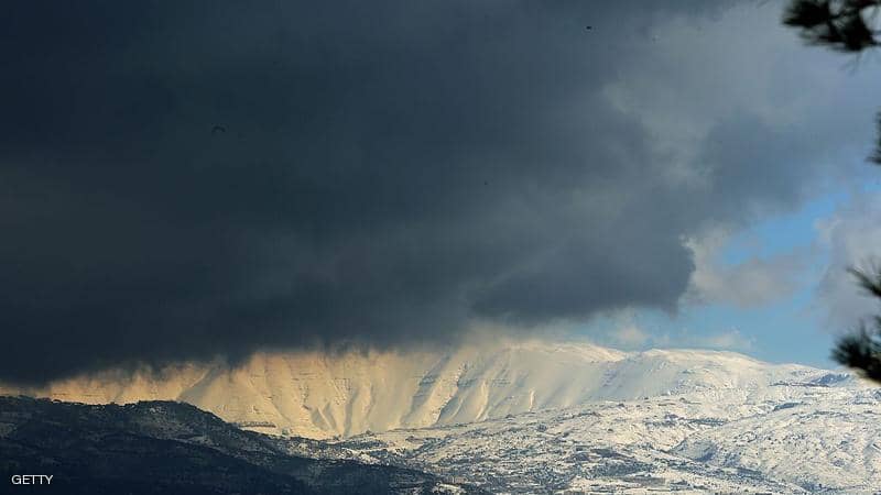 مشهد مفزع.. عاصفة ثلجية في عرض البحر شمالي تركيا! (فيديو)