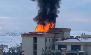 حريق ضخم يلتهم مستشفى شرقي تركيا