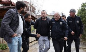 الشرطة التركية تعتقل لصًا في انطاليا يعمل قلبه على جهاز خارجي