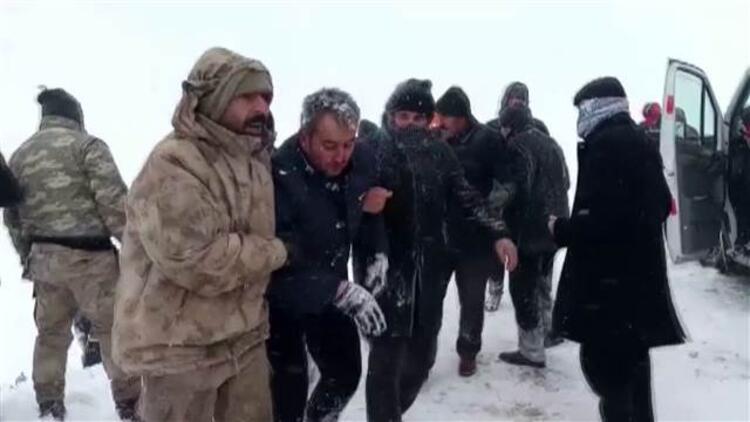 بالصور والفيديو.. اخر مشاهد فاجعة الانهيار الثلجي شرق تركيا 15